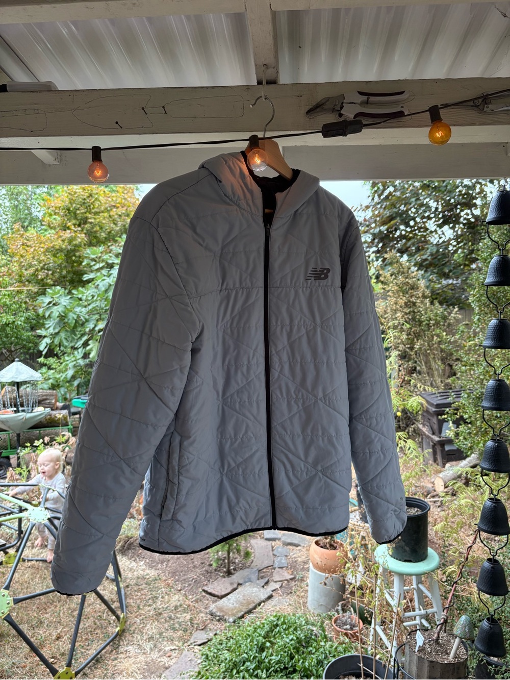 New Balance Men’s Light Gray Quilted Hooded Jacket, Medium